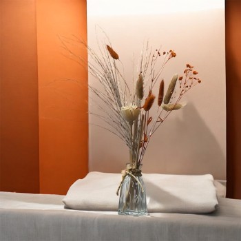 Glass Diffuser with reeds and grasses.